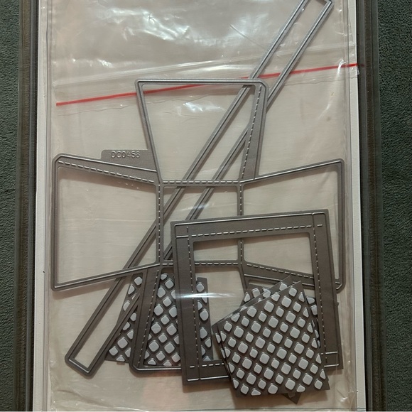 We R Memory Keepers/Lifestyle Crafts/Quickutz 7 dies BASKET - Picture 4 of 5